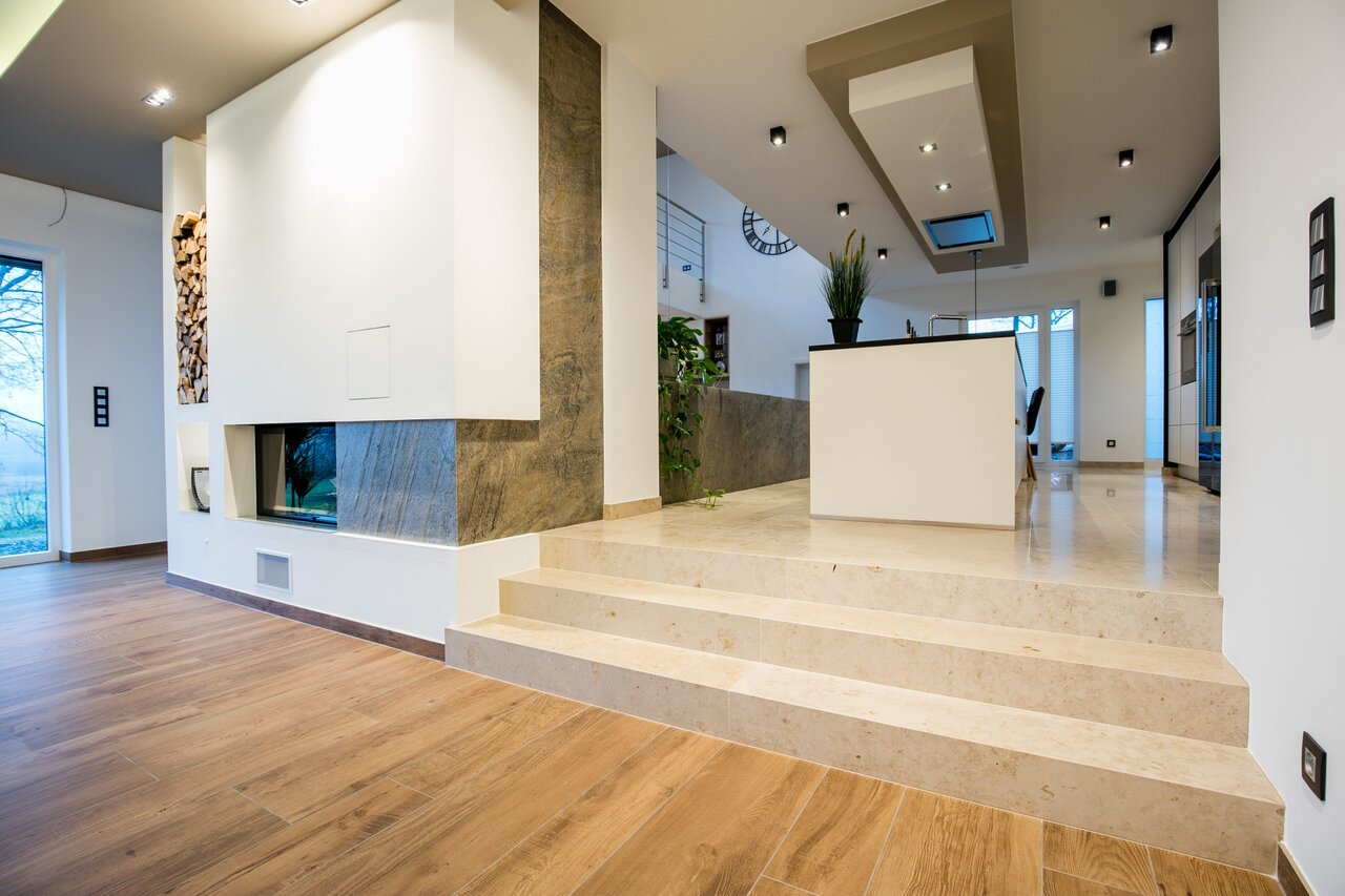 fl50215xxx-kalksteinfliesen-maxberg-jura-gelb-geschliffen_wohnen_3-scaled