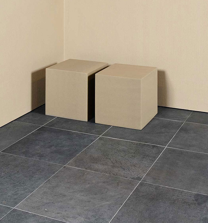 Bodenfliesen-Preto-do-Cavalo-aestivate-Mustang-Schiefer-21-1.jpg Schieferfliese Preto do Cavalo Mustang Schiefer spaltrau aestivate