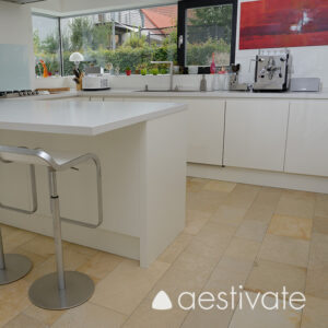 Kalksteinfliese Solnhofener bruchrau angeschliffen aestivate