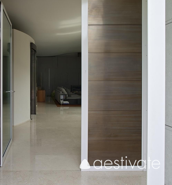 FL14315XXX_Kalksteinfliesen-Beige-Oliva-Grolla-Beige-geschliffen-3-1.jpg Innenbereich mit Oliva Kalksteinfliesen aestivate