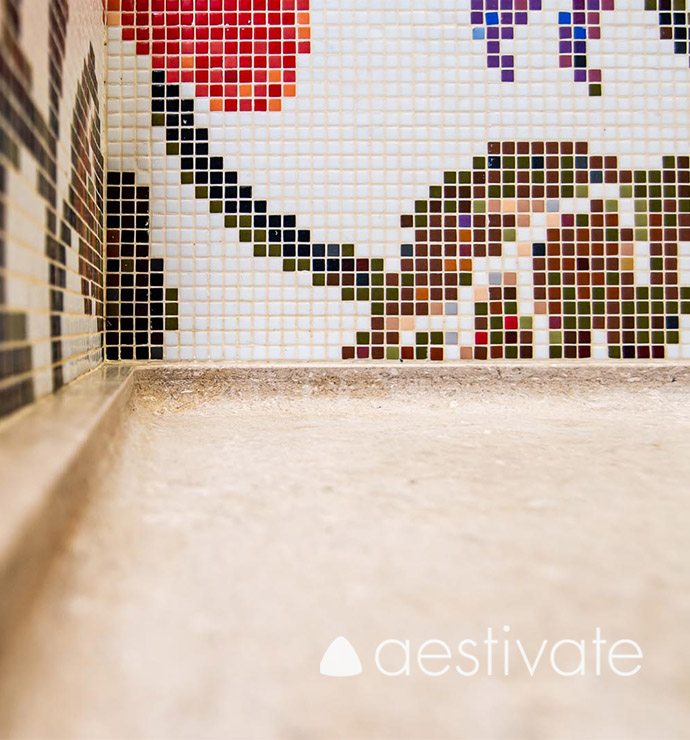 FL14315XXX_Kalksteinfliesen-Beige-Oliva-Grolla-Beige-geschliffen-4-1.jpg Innenbereich aus Oliva Kalksteinfliesen mit geschliffener Oberfläche