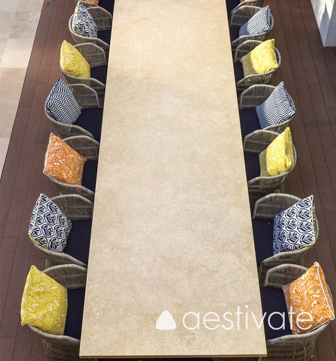 FL14315XXX_Kalksteinfliesen-Beige-Oliva-Grolla-Beige-geschliffen-5-1.jpg Tisch aus Oliva Kalkstein aestivate