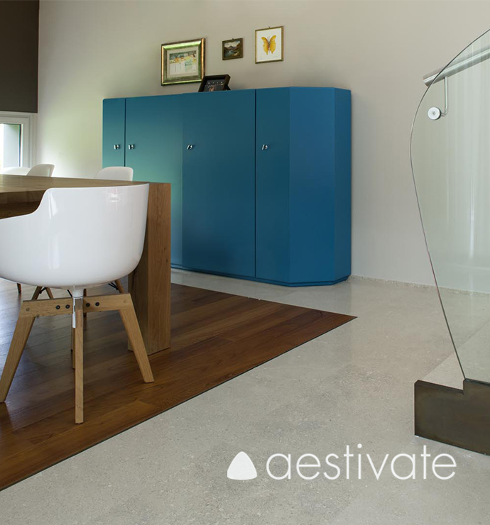 FL14315XXX_Kalksteinfliesen-Beige-Oliva-Grolla-Beige-geschliffen-8-1.jpg Boden aus Beige Oliva Kalksteinfliesen aestivate