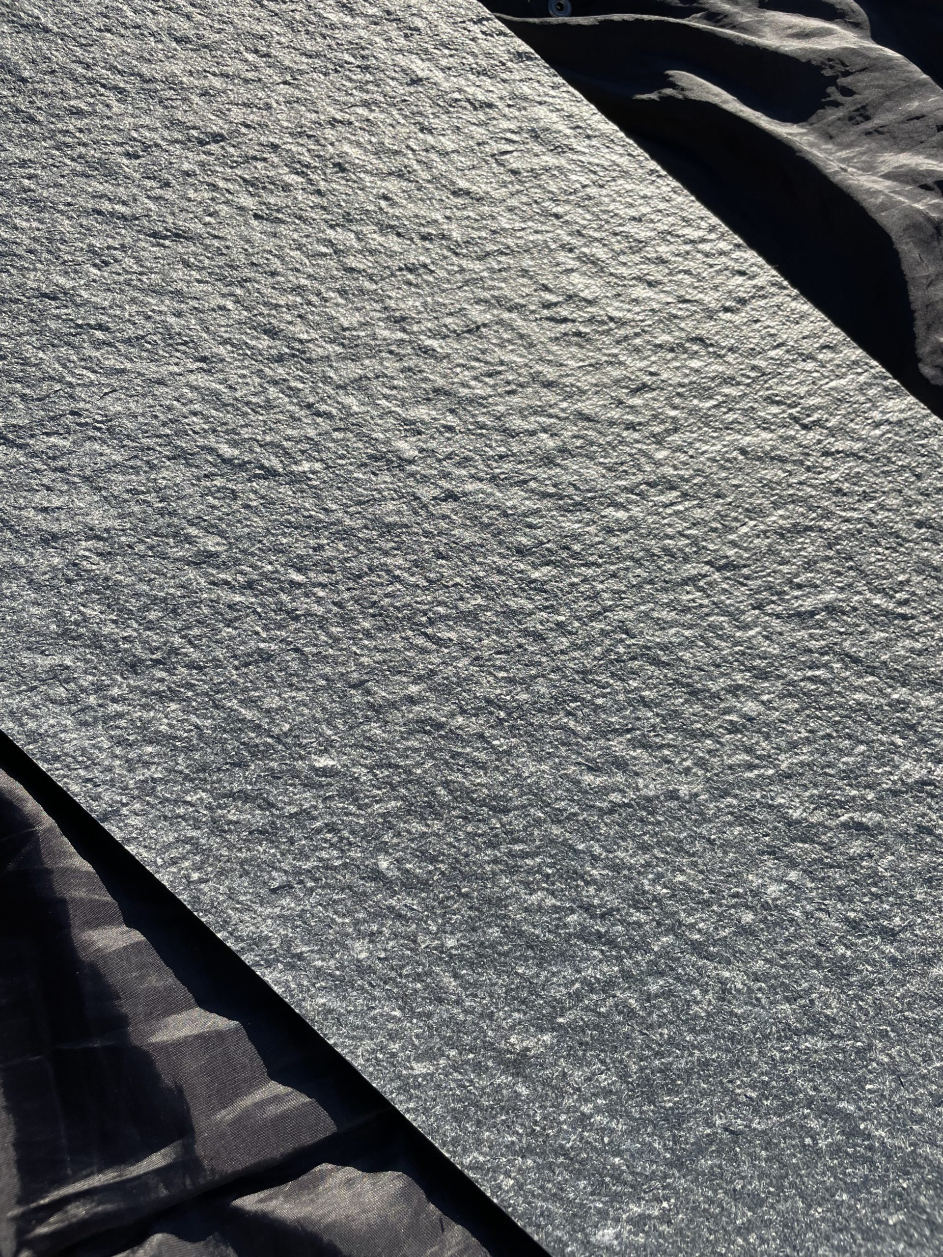 Offerdal Oberfläche spaltrau aestivate Kiruna Quarzit Fliese aestiavte