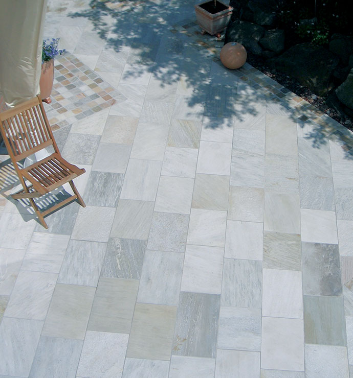 Terrassenplatte-Albino-bright-natursteinwolf-15-1.jpg Terrassenplatte Albino bright spaltrau aestivate