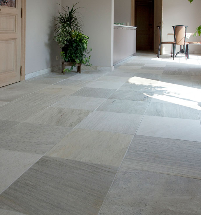 Terrassenplatte-Albino-bright-natursteinwolf-7-1.jpg Terrassenplatte Albino bright spaltrau aestivate