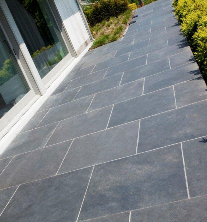 Terrassenplatte-Preto-do-Cavalo-aestivate-Schiefer-4-1.jpg Terrassenplatte Preto do Cavalo spaltrau aestivate