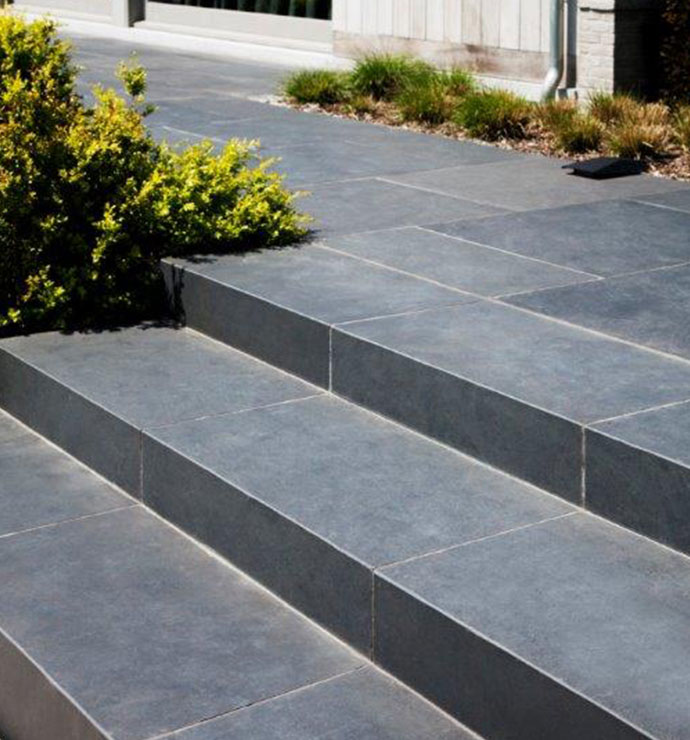 Terrassenplatte-Preto-do-Cavalo-aestivate-Schiefer-5-1.jpg Terrassenplatte Preto do Cavalo spaltrau aestivate