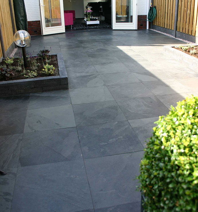 Terrassenplatte-Preto-do-Cavalo-aestivate-Schiefer-6-1.jpg Terrassenplatte Preto do Cavalo spaltrau aestivate