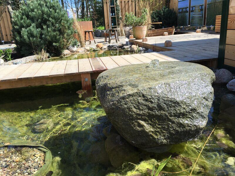 Findlingsbrunnen-Natursteinbrunnen-aestivate Findlingsbrunnen aestivate