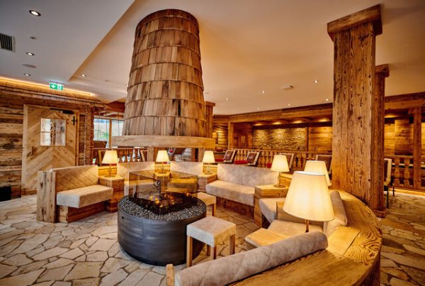 Wellnessbereich aus Polygonalplatten aestivate