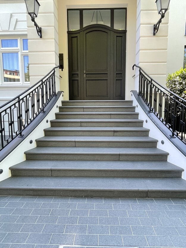 Treppenaufgang Nero Assoluto aestivate