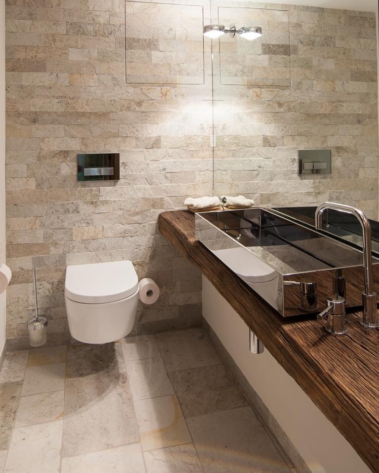 Riemchen im Badezimmer aus Silberquarzit aestivate