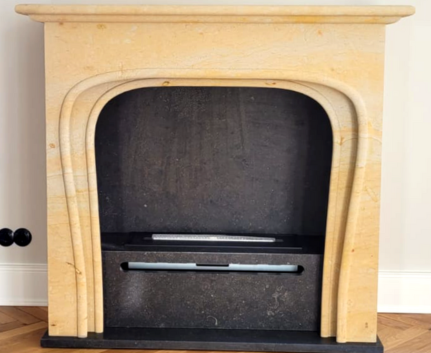 Kaminumrandung aus Sandstein aestivate