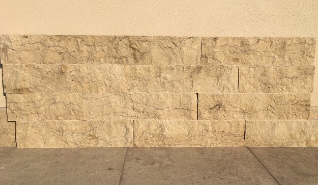 Fassade aus Naturstein Verblendern aestivate