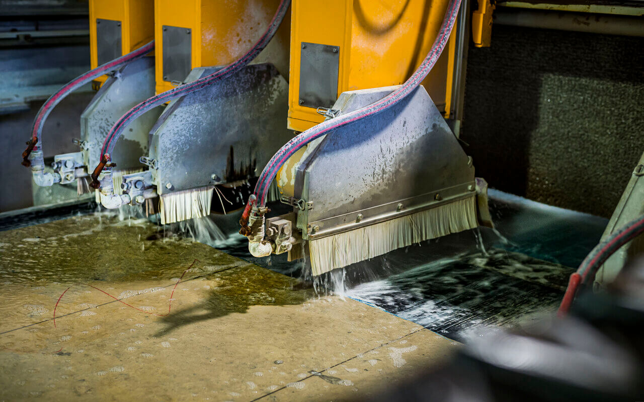 oberfläche_bürsten_natursteinwerk_-_aestivate Natursteinoberfläche aestivate