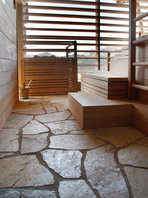 Silberquarzit-Polygonalplatten-aestivate-1-600x803 Silberquarzit Polygonalplatten Bad aestivate