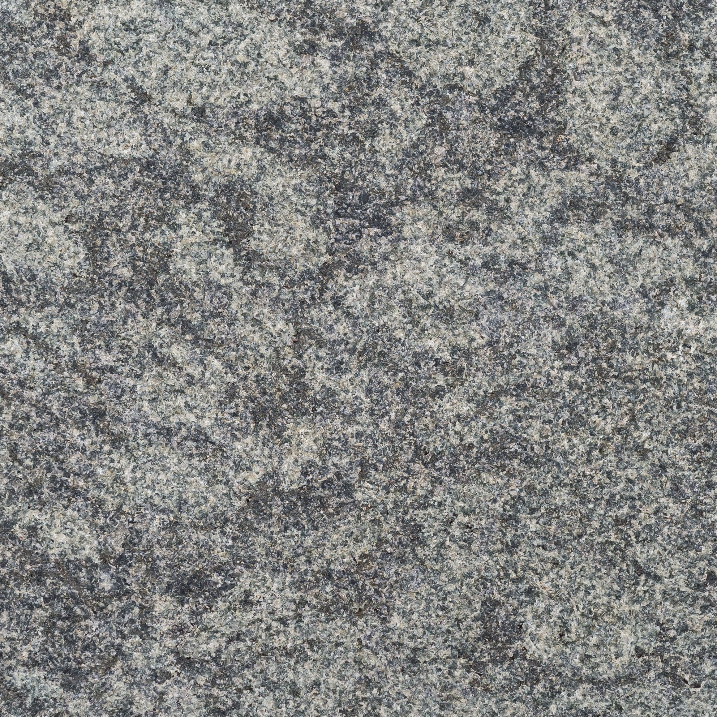 Granitplatte_Verde_Oliva_geflammt_und_gebürstet_3 Terrassenplatte Verde Oliva