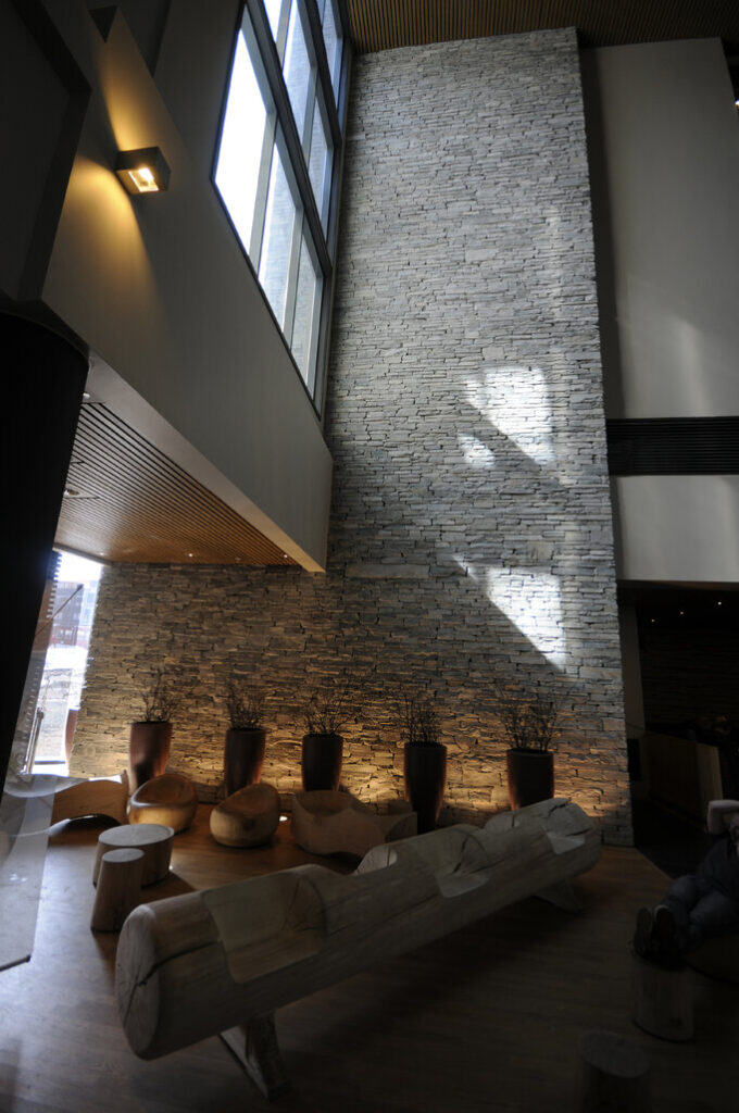 1fassade_rustikal_oppdal_aestivate Rustikale Fassade aus Schiefer aestivate