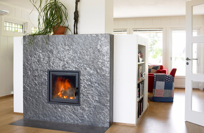 2sonderanfertigung_kaminumrandung_aestivate Kaminumrandung aus Kiruna Quarzit aestivate