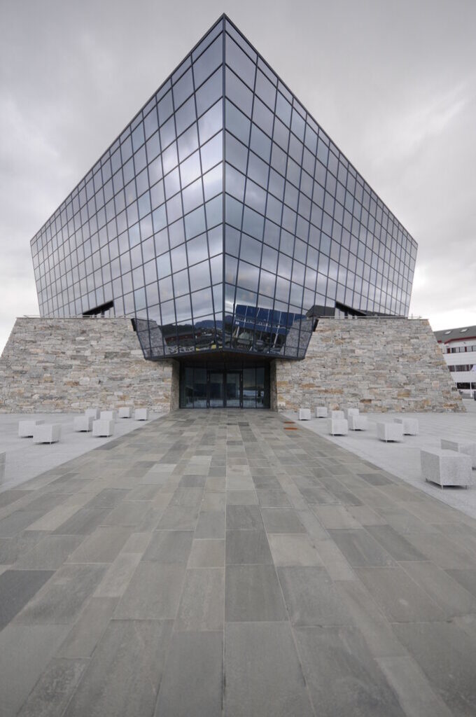 oppdal_quarzit_spaltrau_fassade_aestivate Fassade aus Quarzit aestivate