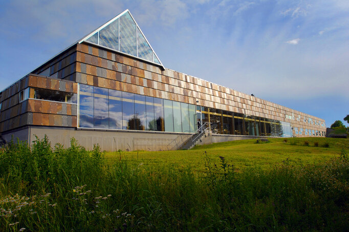 otta_in_der_natur_aestivate Fassade aus Schiefer aestivate