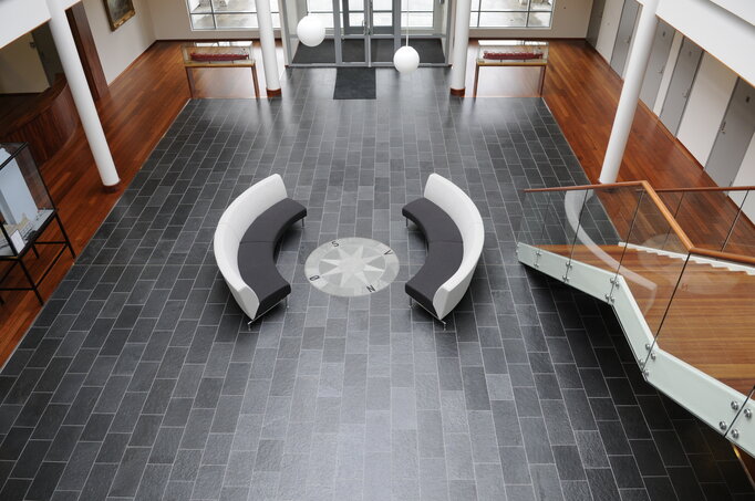 otta_phyllit_bodenfliesen_geschliffen_aestivate Schieferfliesen Otta geschliffen aestivate