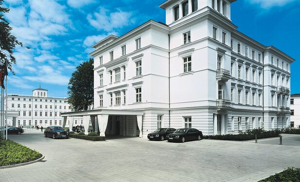 Einfahrt aus Bohus Grau Granit aestivate